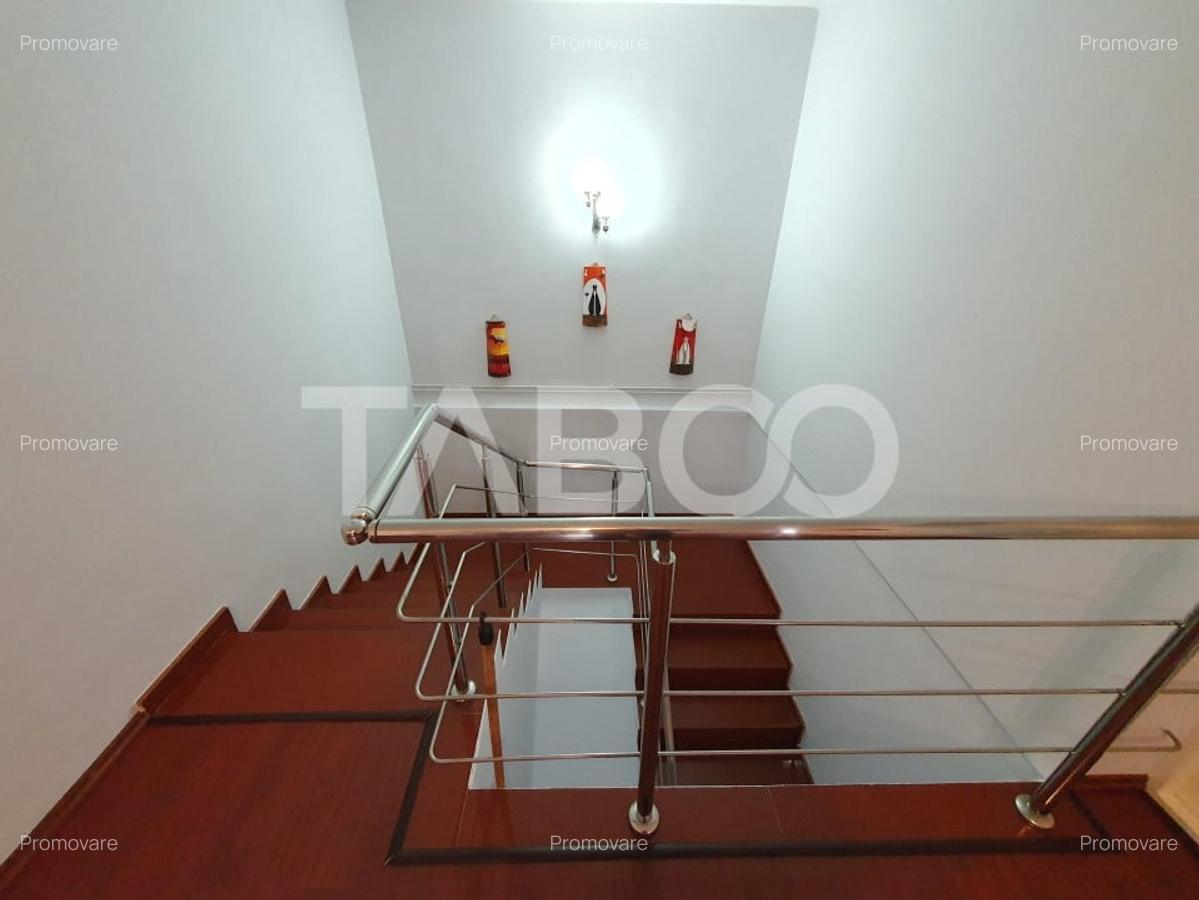 Casa individuala cu 7 camere 2 fronturi 1000 mp teren in Sura Mare - 20