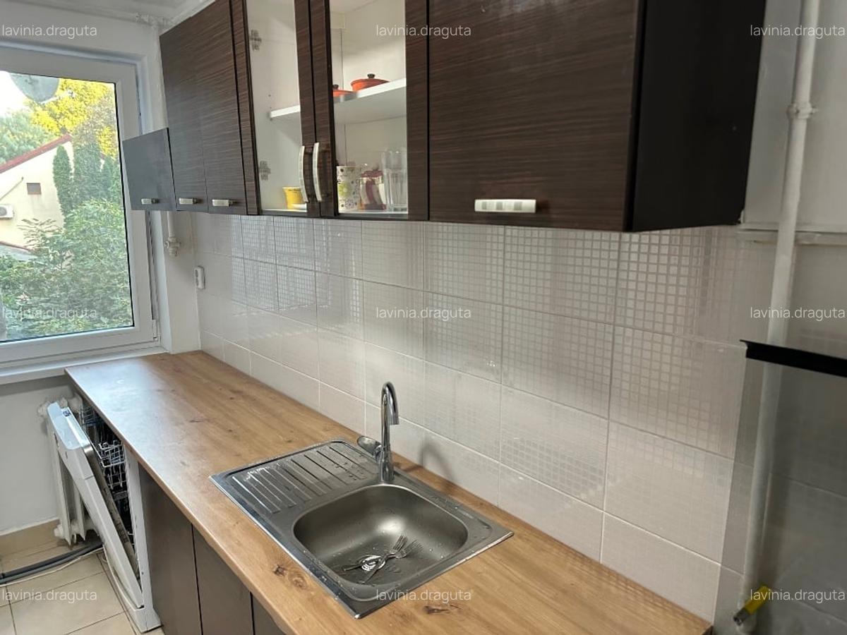 Închiriez apartament 3 camere, zona Medicina - 4