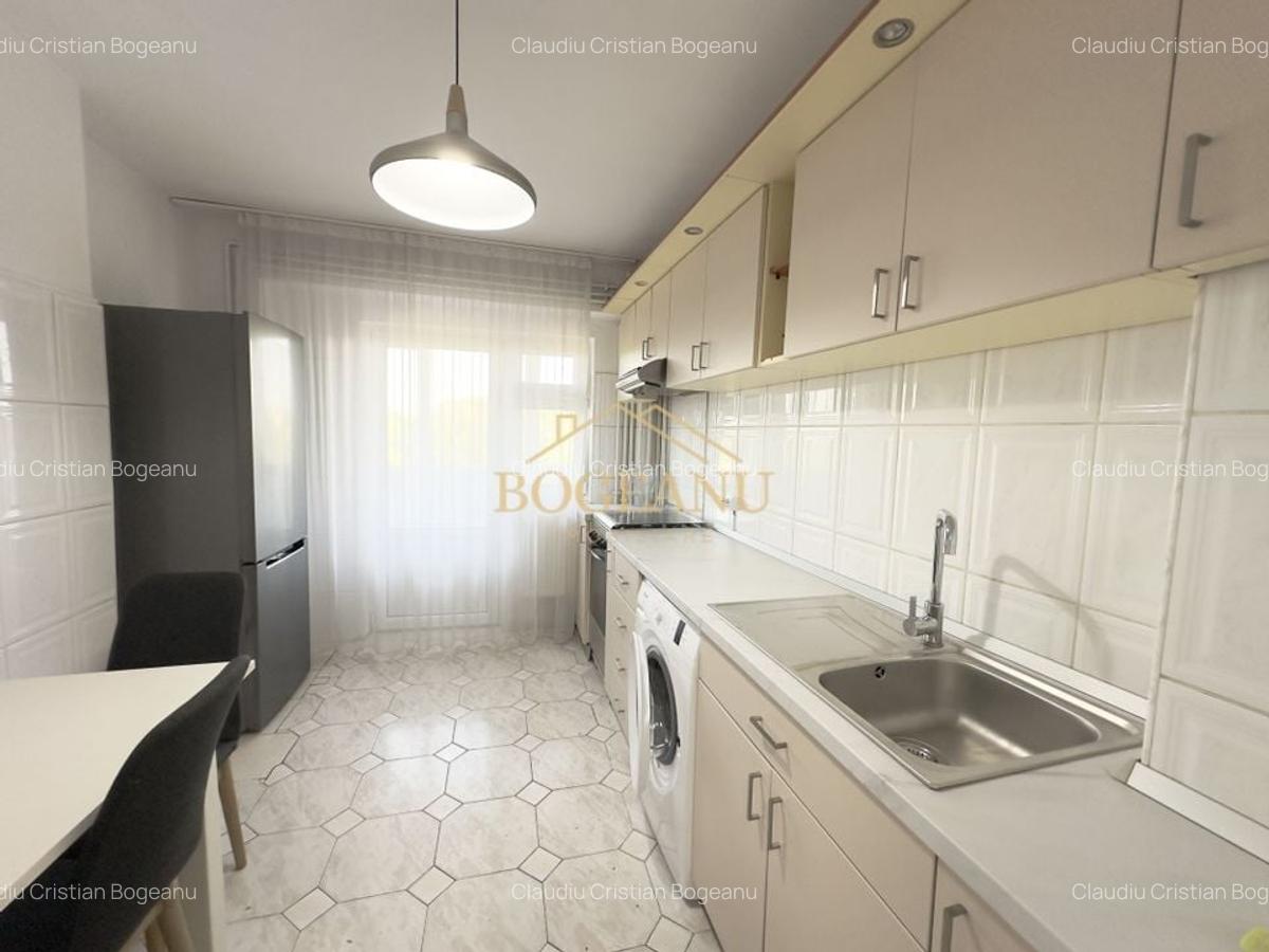 Apartament cu 3 camere semidecomandat, mobilat în Central - 9