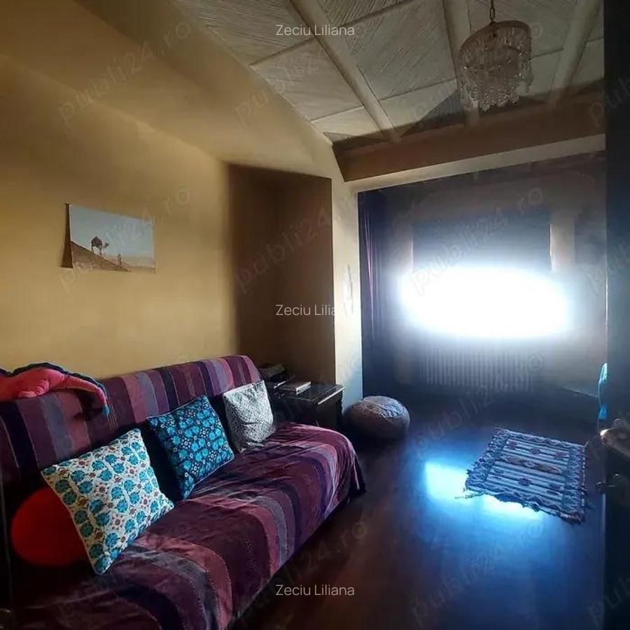 Apartament de vanzare, 4 camere - 2 Apartament de vanzare, 4 camere - 2