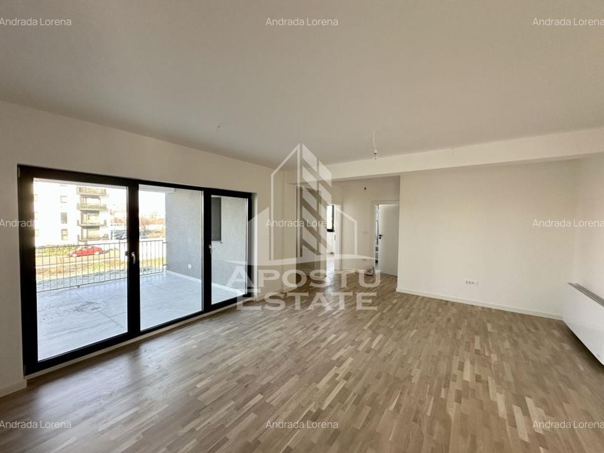 Apartament cu 3 camere semidecomandat în Aradului - 2