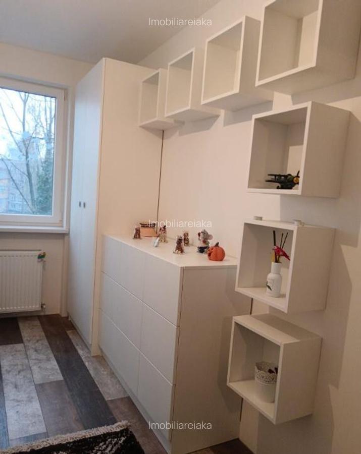 P.Dulfu, 3 camere, decom., etaj 2 - 7