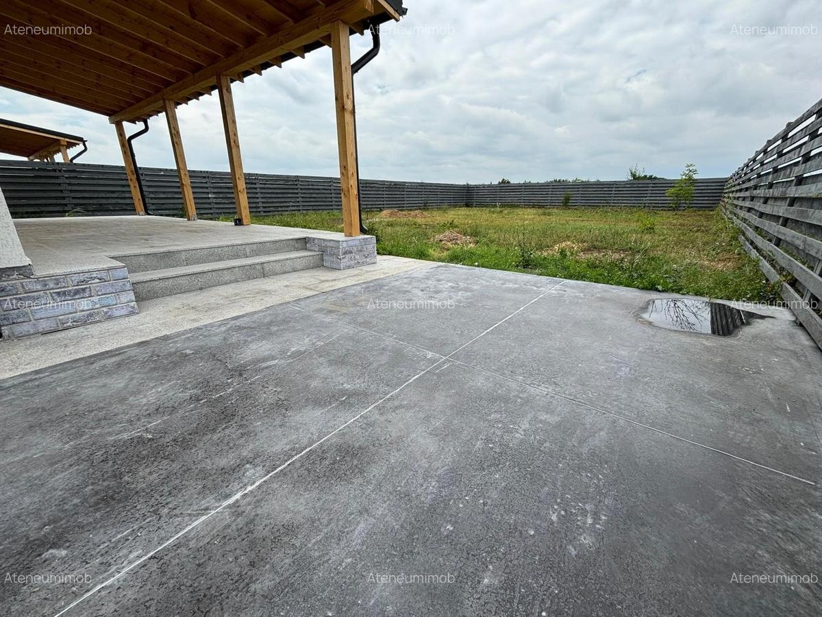 Vila cu teren generos langa Paradisul Verde - 1