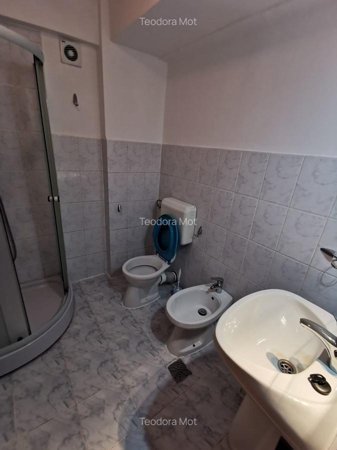 Apartament cu 2 camere decomandat în P-ța Victoriei - 11