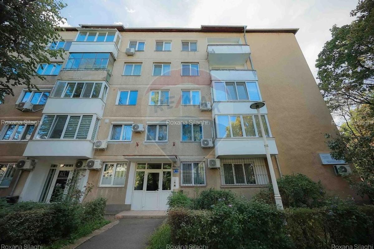 Apartament cu 3 camere de vanzare, zona Rogerius - 25