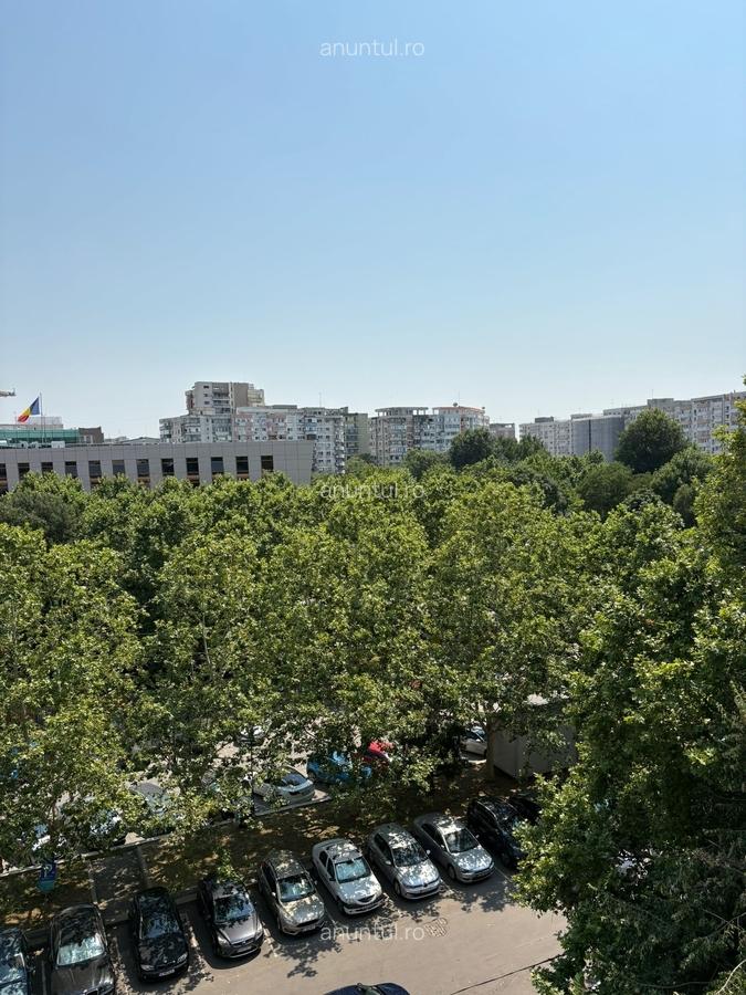 Obor, Mihai Bravu langa Primaria Sectorului 2 - 1
