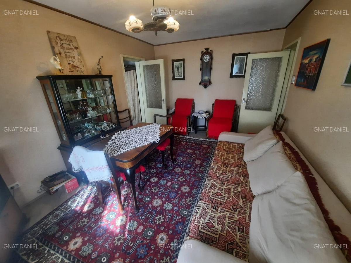 Apartament cu 3 camere, etajul 1/4, zona Tatarasi - 2