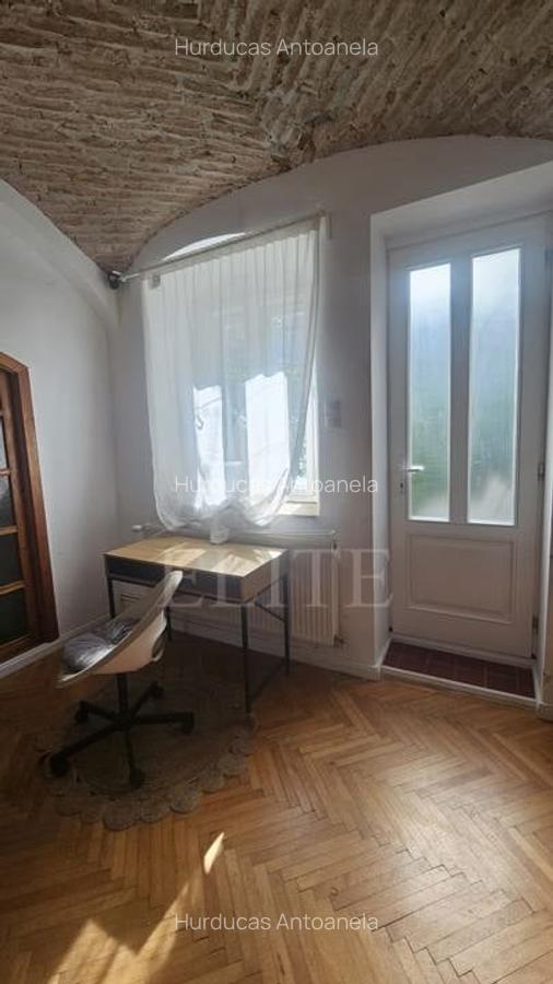 Apartament cu 3 camere semidecomandat în Central - 24