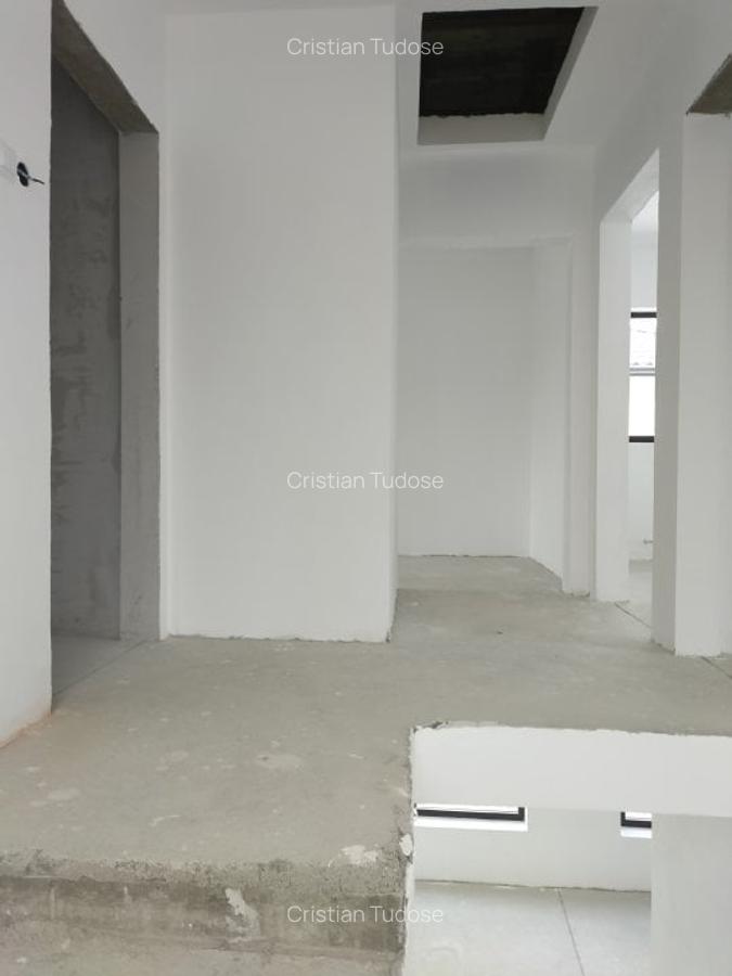Casă cu 4 camere în Mioveni - 6