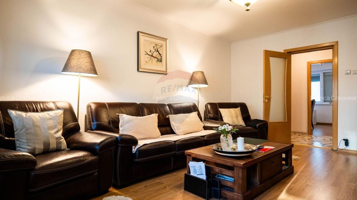 Oferta - Vanzare apartament 4 camere, decomandat, zona Bucur-Obor - 2