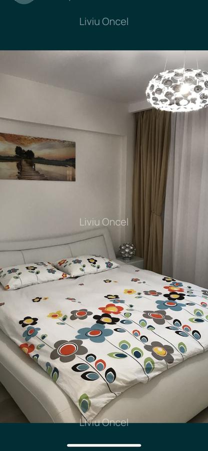 Apartament cu 3 camere decomandat în 1 Mai - 4