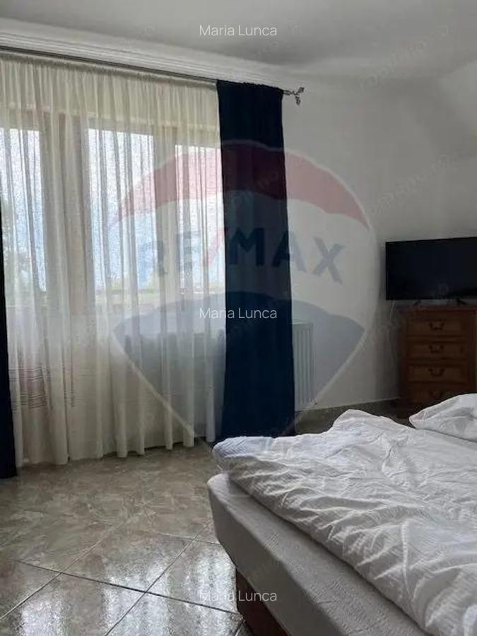 Casa / Vila cu 6 camere de vanzare - 2