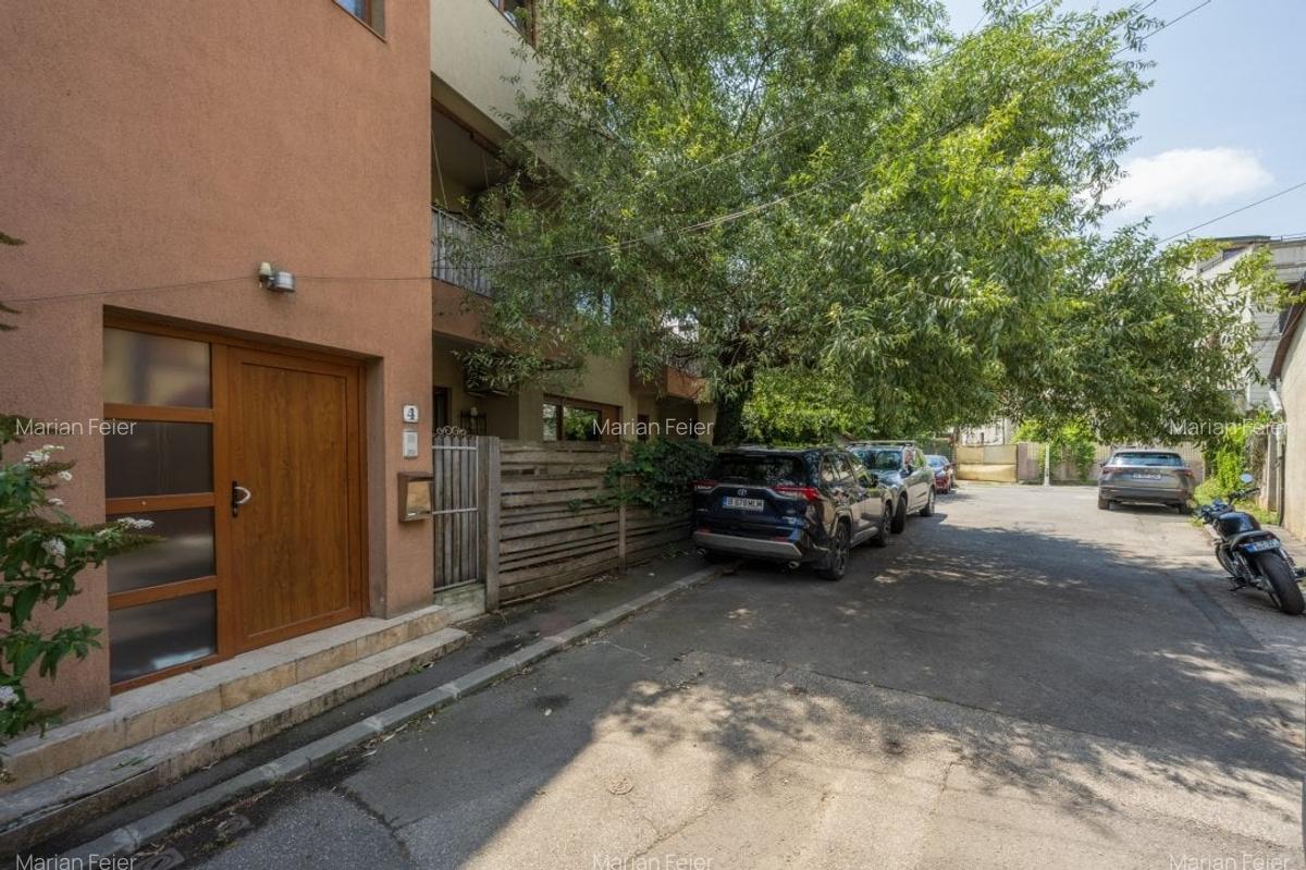 Apartament cu 3 camere decomandat în P-ța Sfântul Ștefan - 2