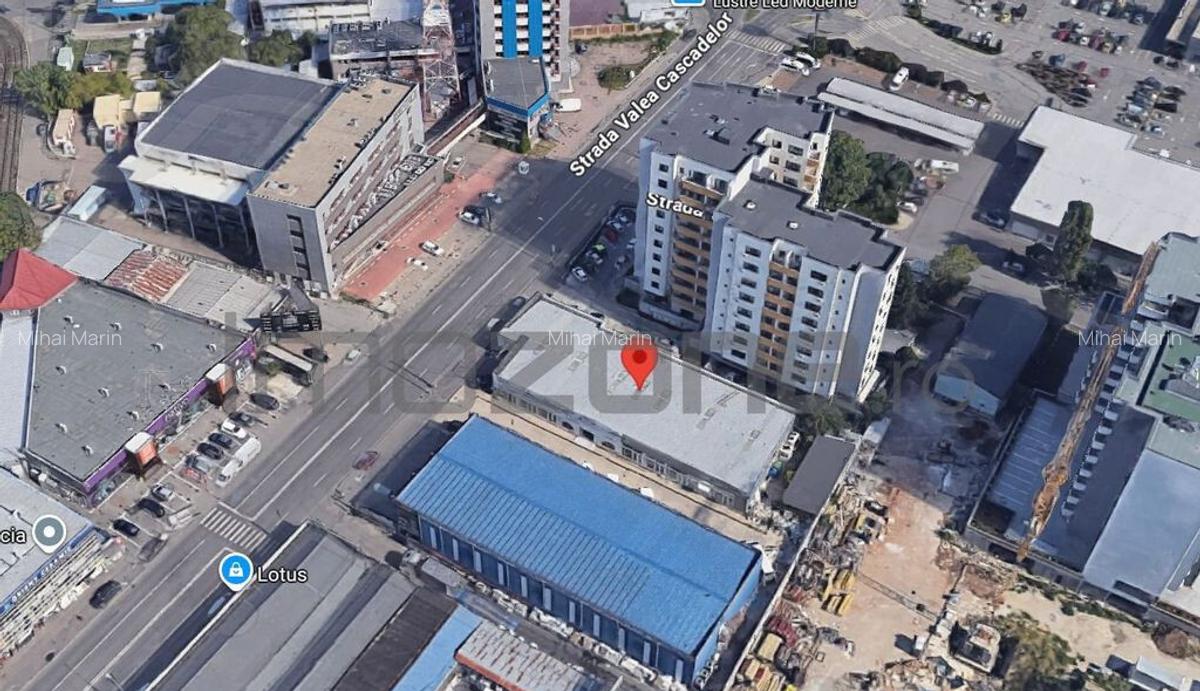 INVESTITIE. Teren cu cladire tip hala/spatiu comercial 97... - 2