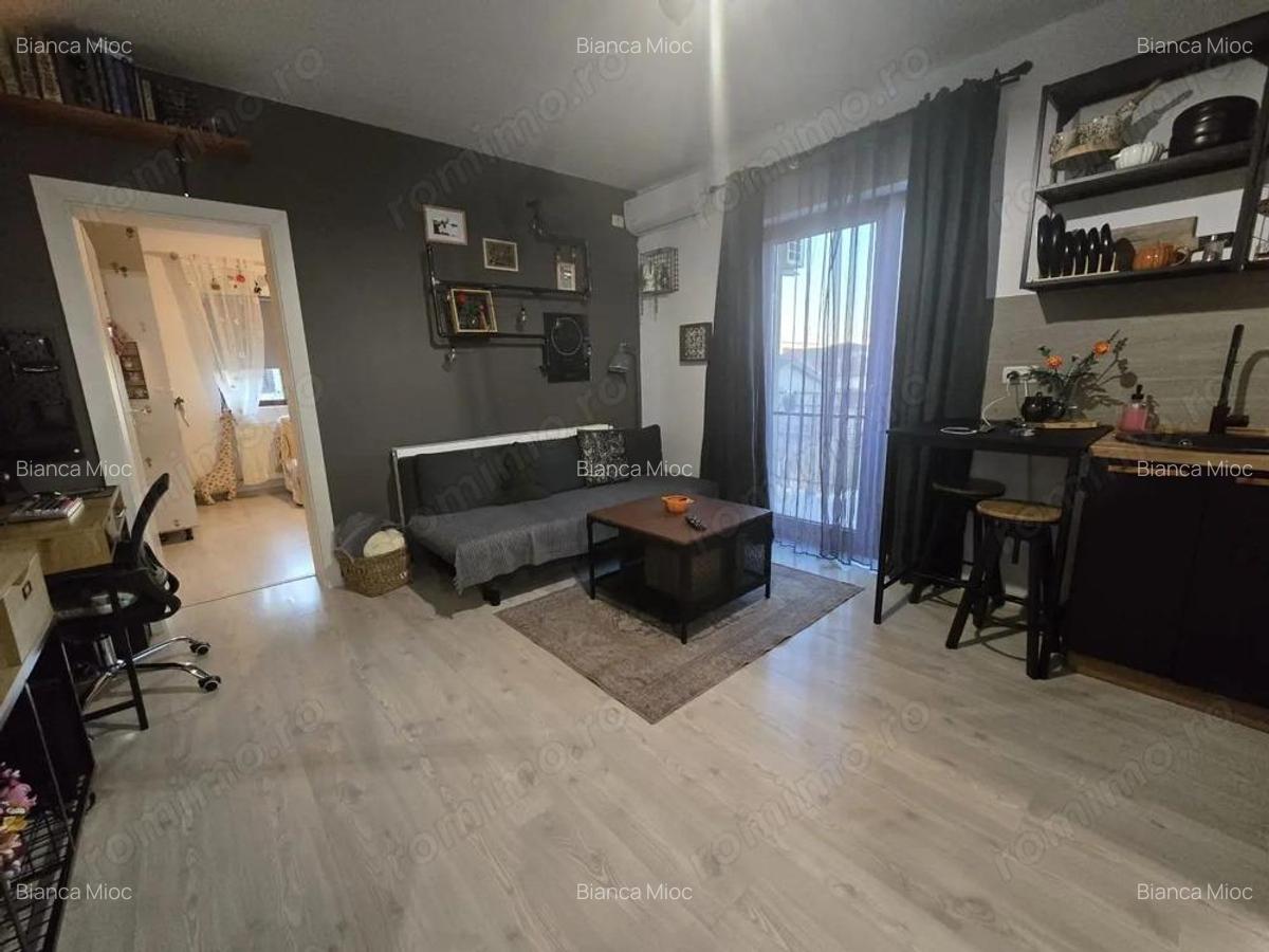 Mobilat si utilat. La asfalt. Zona linsitita - 1