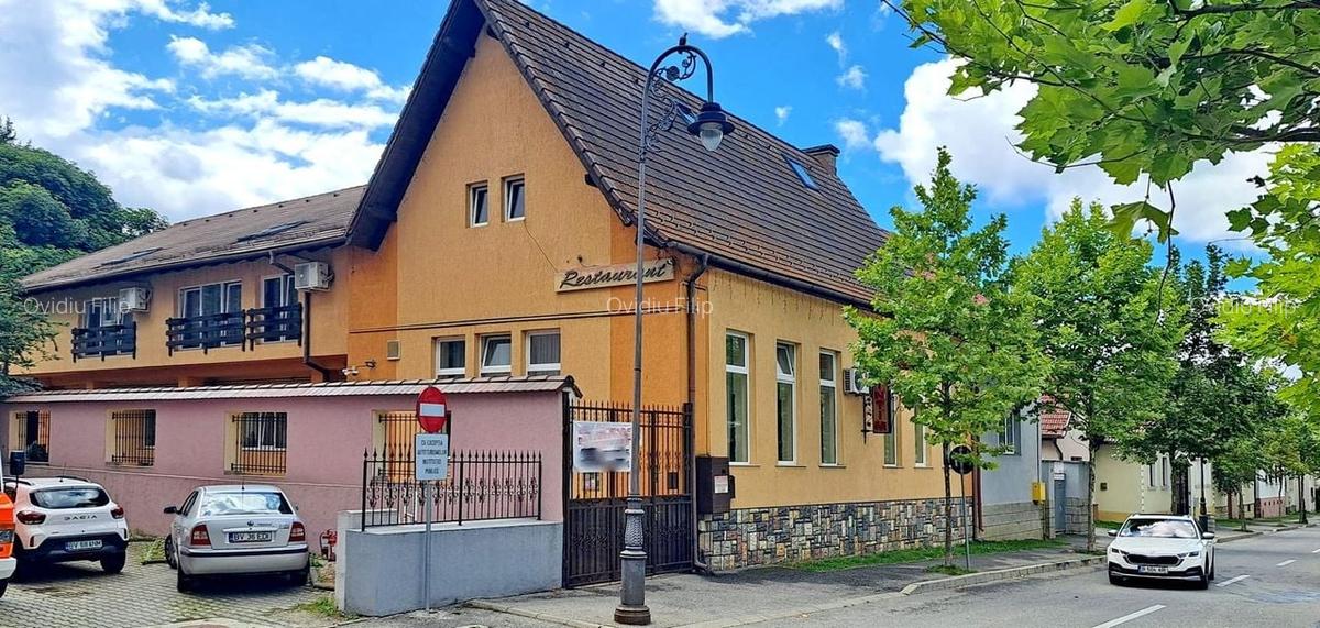 Restaurantul Intim Rasnov o locatie superba. VANZARE sau INCHIRIERE. - 1