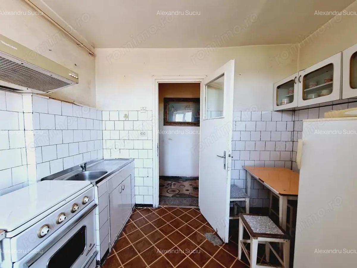 3 CAMERE la pret de Doua!Etaj intermediar!Vedere 2 parti - 11