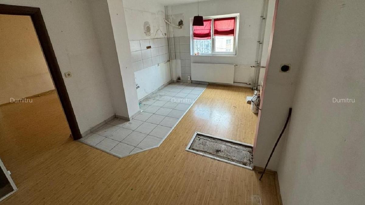 LUJERULUI- str. Partizanilor,  Apartament cu 2 camere semidecomandat - 53 m - 8