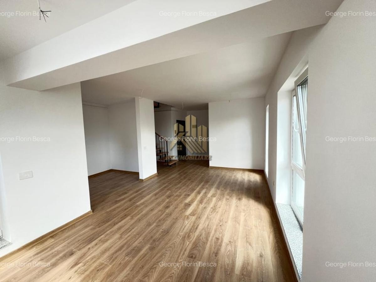PENTHOUSE 4 CAMERE TRACTORUL COMISION 0 - 3