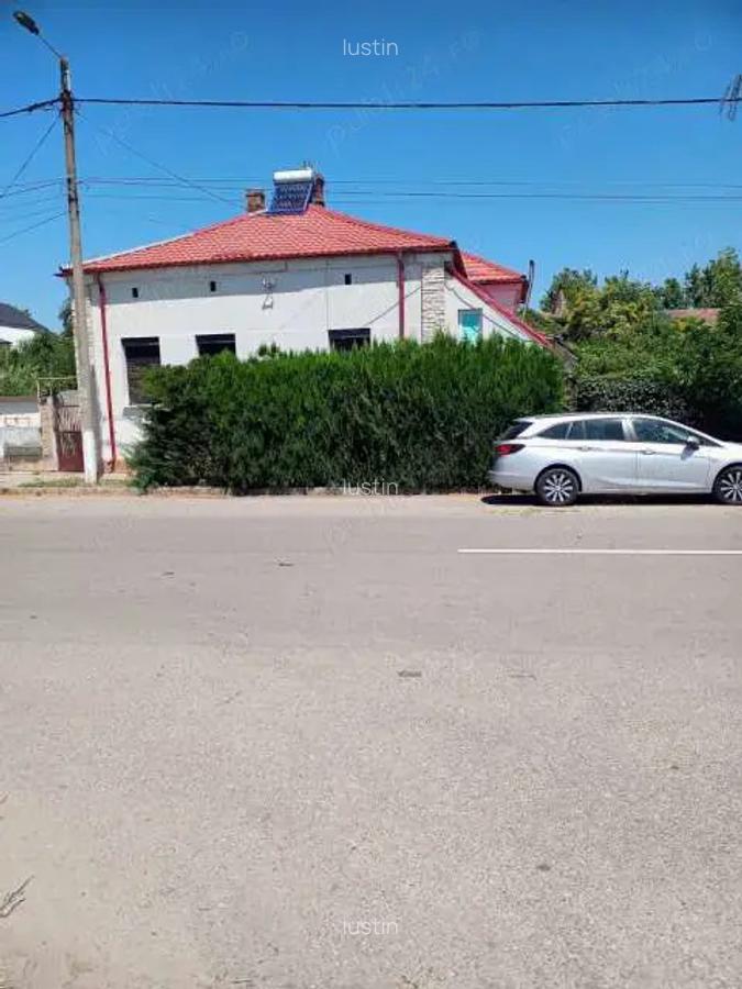 Casa de vanzare pe malul Dunarii - 2