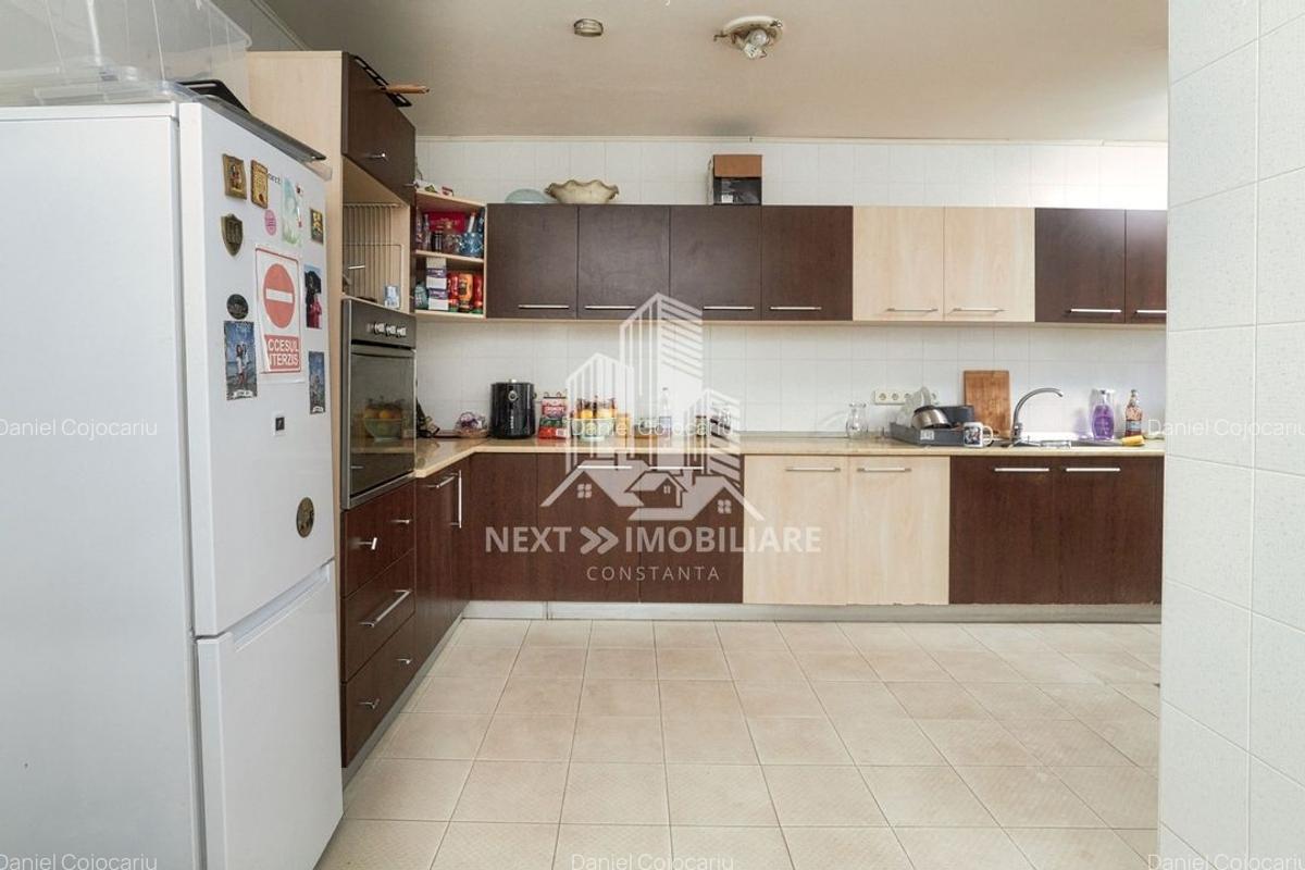 Pensiune Eforie Nord 17 camere plus spatiu comercial - 12