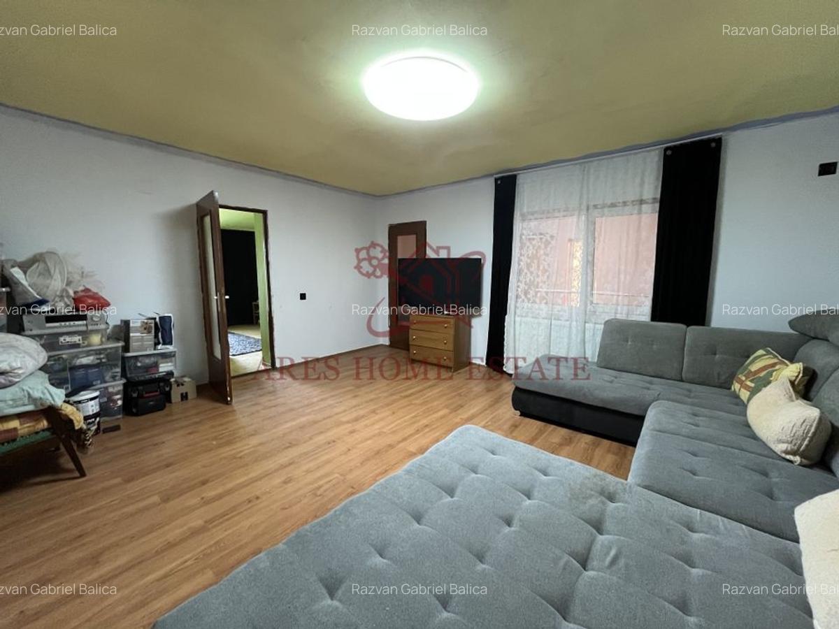 Casă individuală P+1+pod, pe piloni cu panouri solare - 1