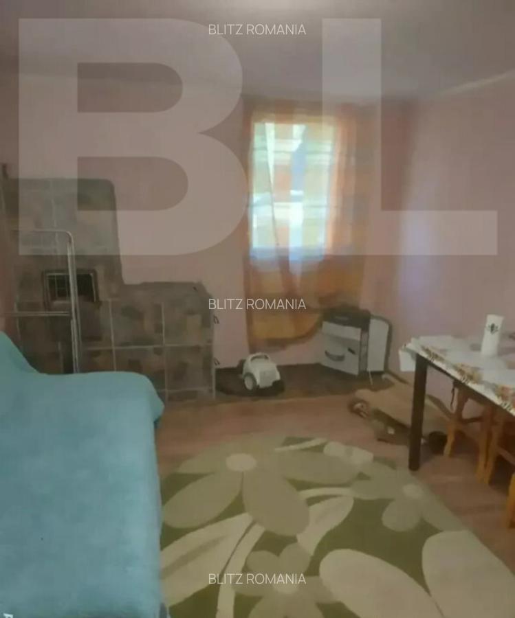 Casa de vanzare intr-o zona lini?tita, sus pe deal, cu - 5