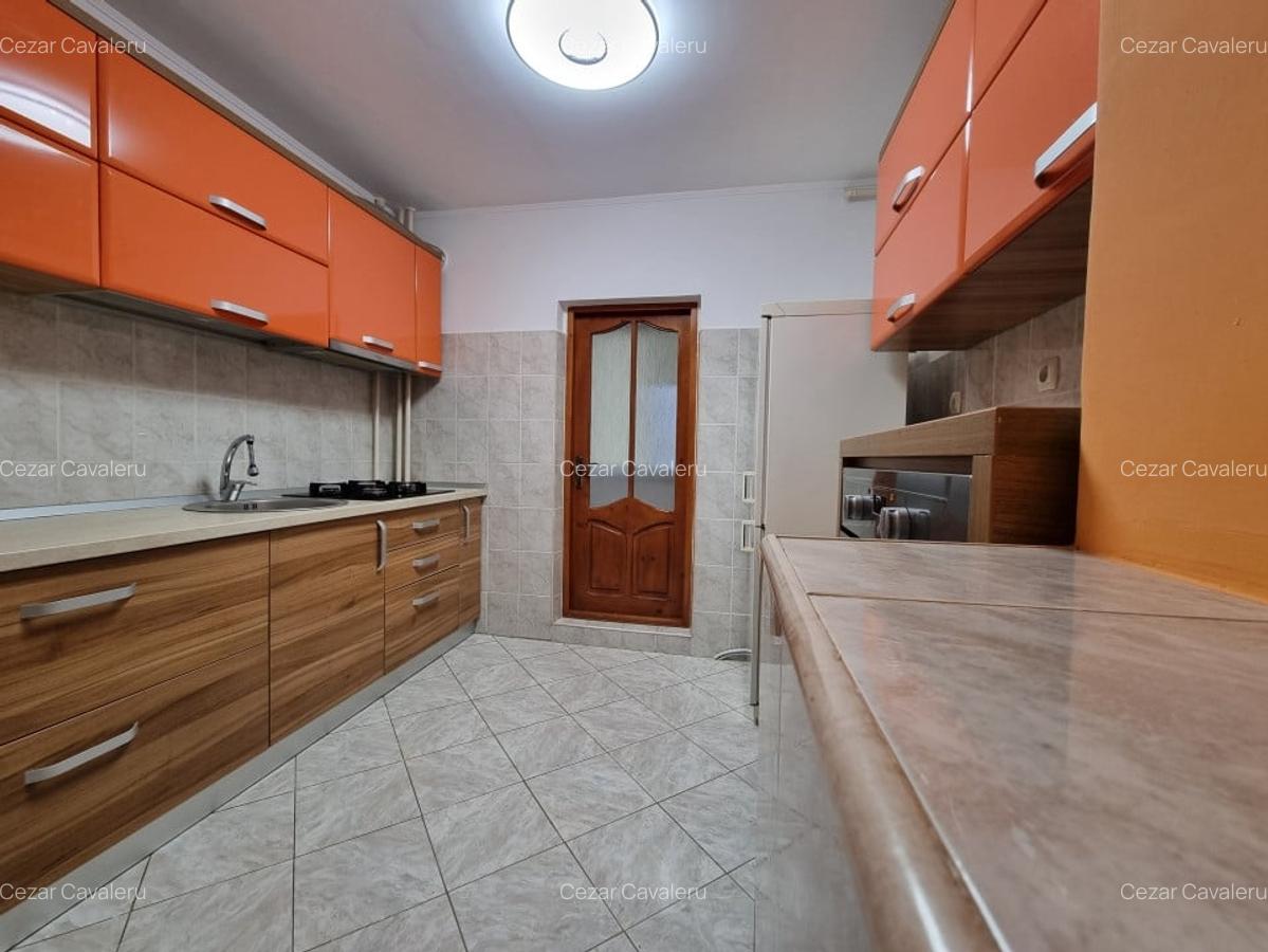 Zona Neagoe Voda- Martiri- 2 camere decomandate- ETAJ 1- bloc din 1989 - 3