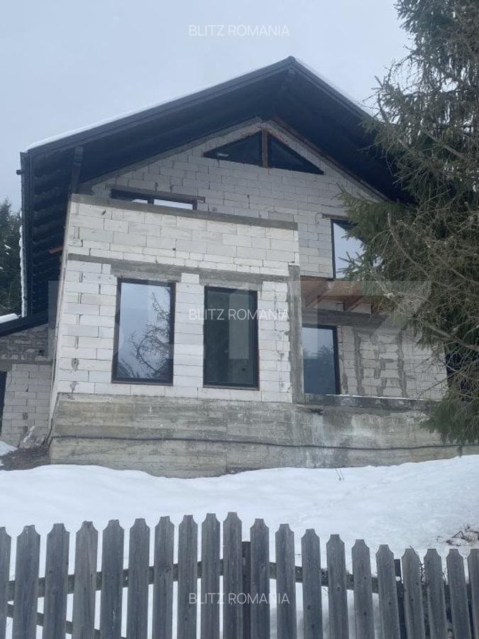 Casa de vanzare, 4 camere, 308 mp, in Vatra Dornei - 1