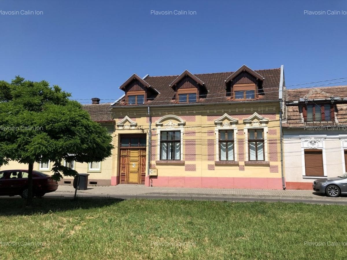 Complex-Lunei,la 5 min.de Prefectu;,10 camere,cas&#25; multifuncțional&#25 - 1
