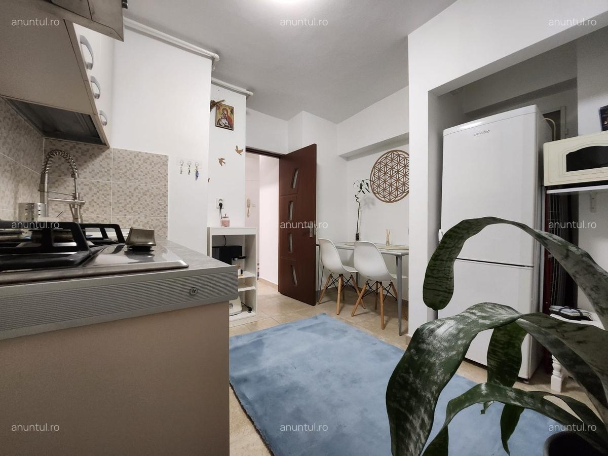 Unirii, Octavian Goga, centrala proprie - 13
