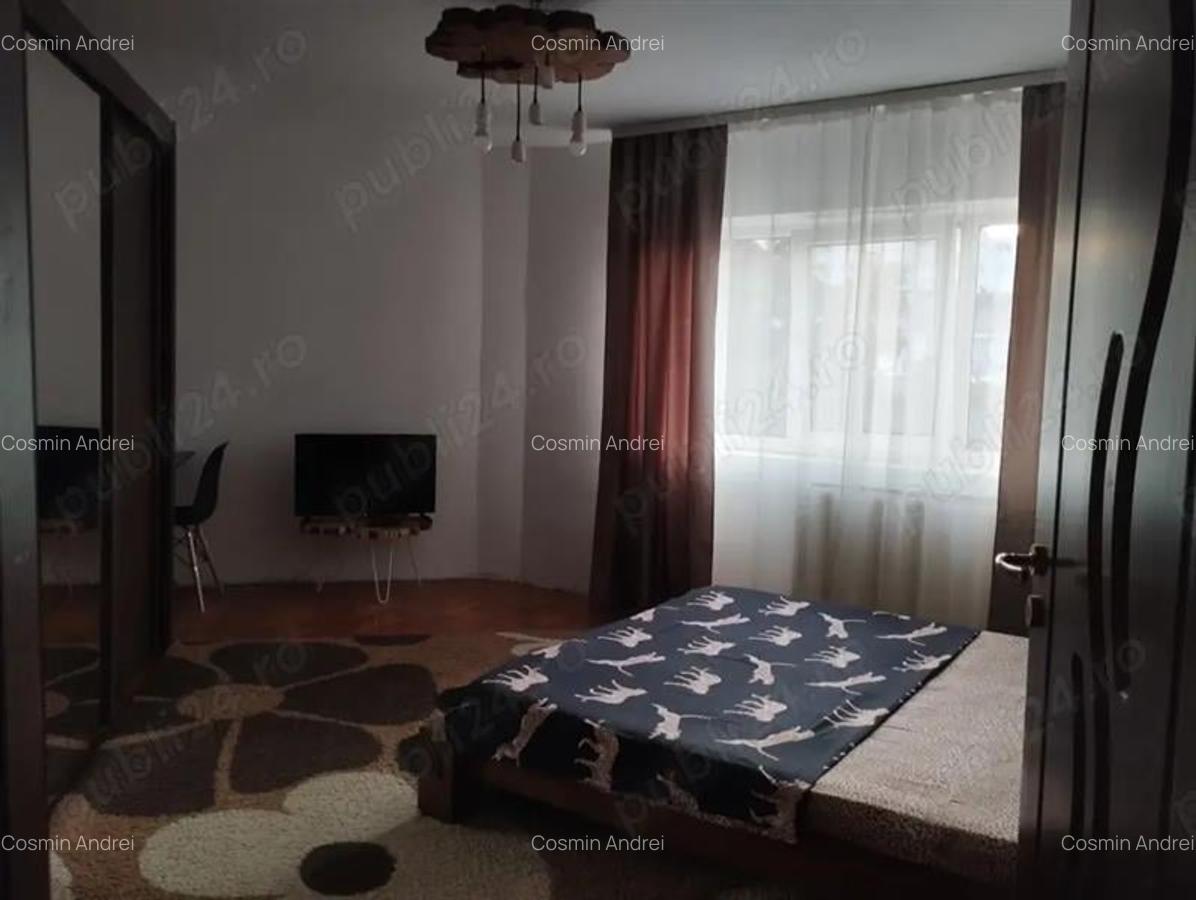 2 camere la 10min de Piata Balcescu etaj 4 cu acoperis,,recent renovat. - 2