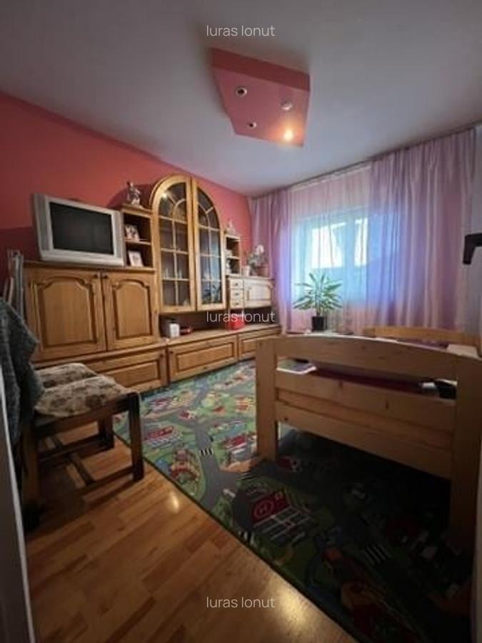 Apartament cu 3 camere decomandat în Iosia - 2