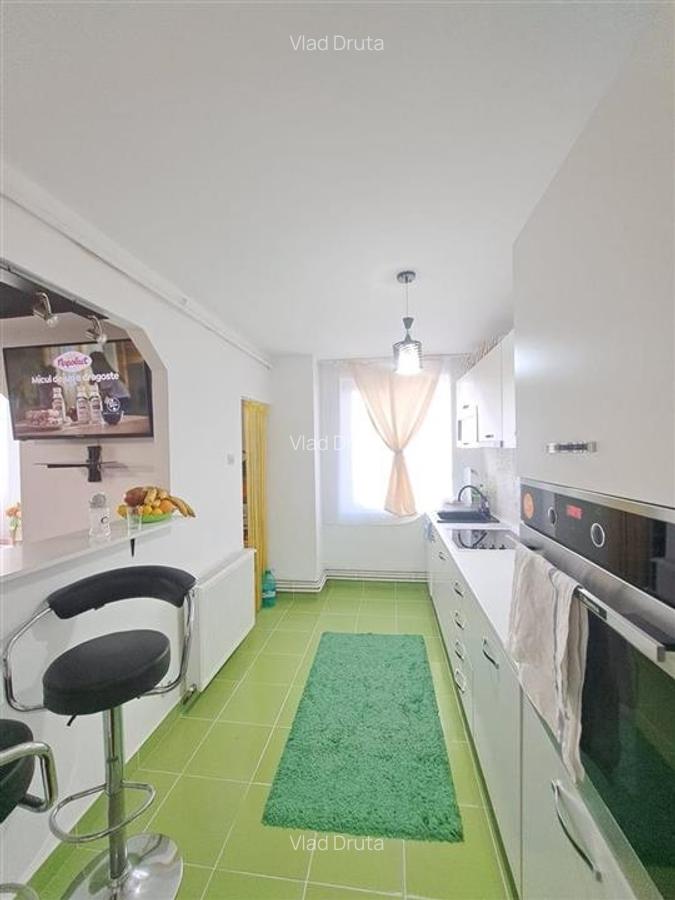 Apartament cu 3 camere decomandat în Central - 9