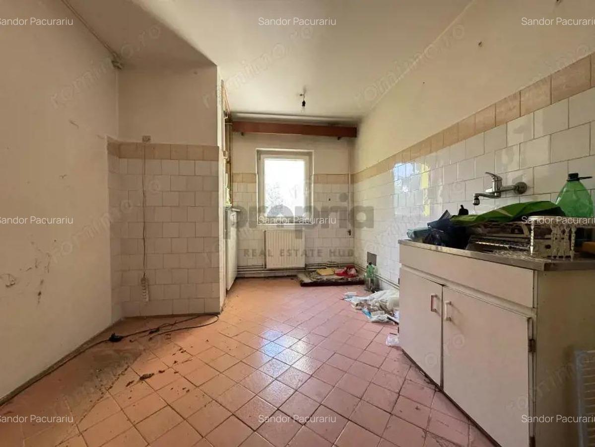 4 camere decomandate in Bartolomeu Ideal pentru renovare - 20
