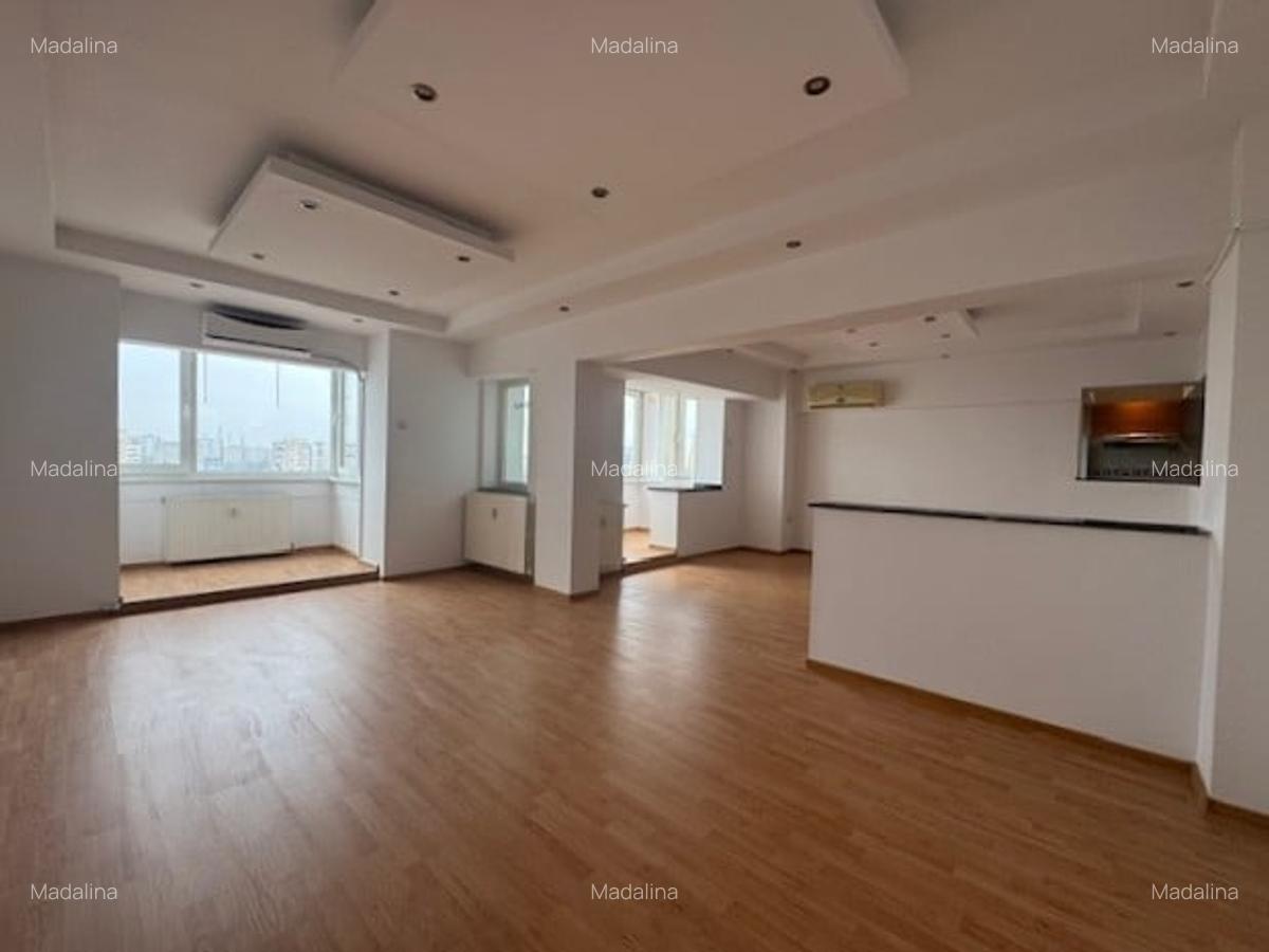 Apartament cu 4 camere decomandat, mobilat în Decebal - 5