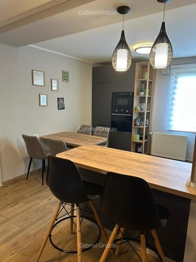 Apartament cu 3 camere semidecomandat în Central - 3