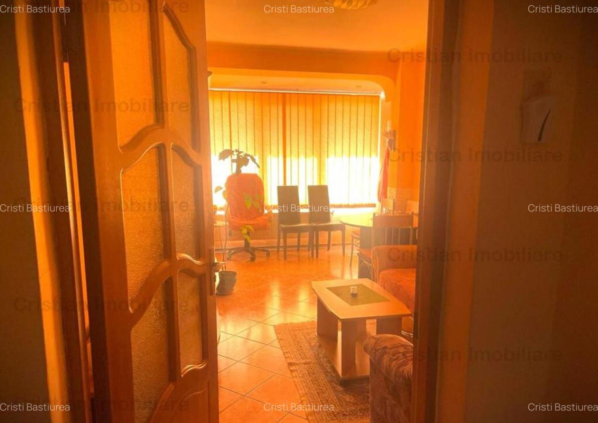 SUPER SPATIOS! 4 cam conf 1 Hipodrom Parter doua balcoane - 9