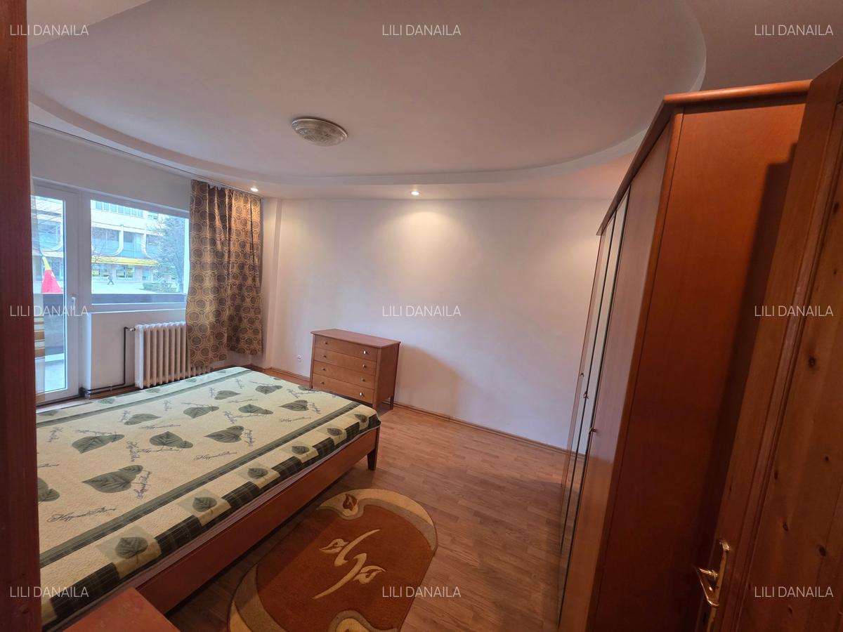 Vand apartament 2 camere Bld Decebal - 4