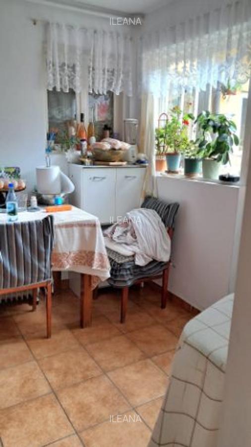 Vand casă cu  3 camere in zona tabacarie - 8