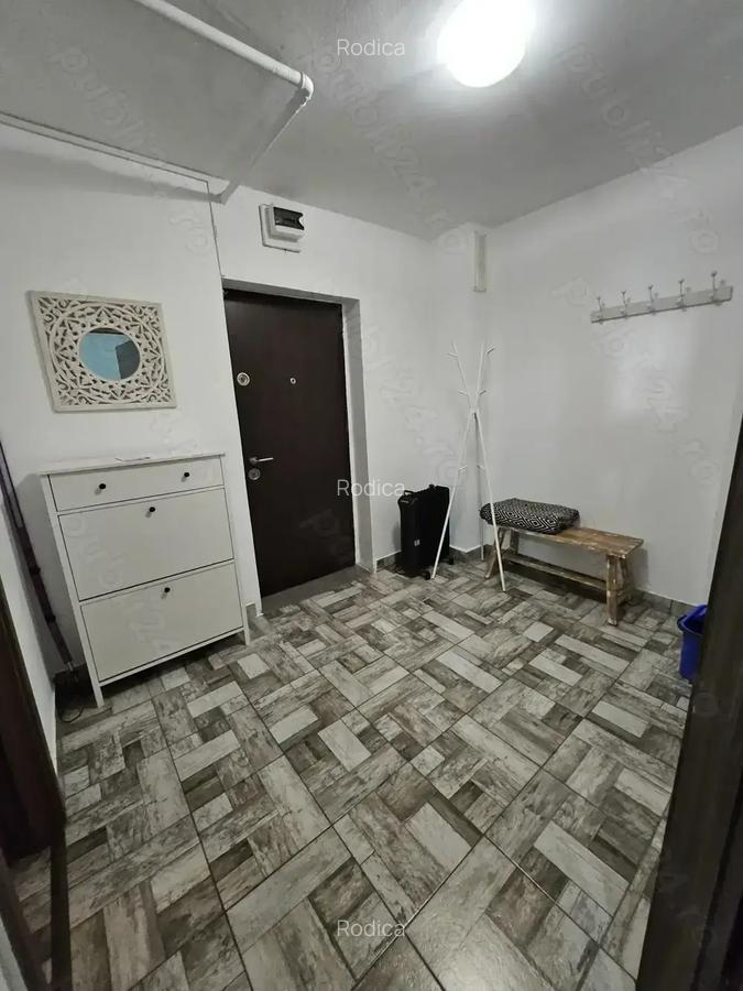 Garsoniera decomandata Aleea Tomesti metrou Aparatorii Patriei Berceni, Sector 4 - 4