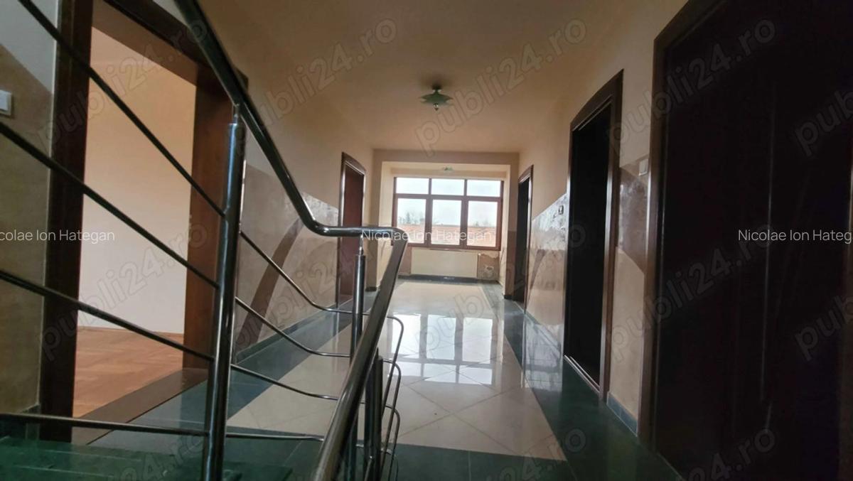 Imobil cu 3 case:C1 -3 nivele;C2-2nivele;C4-1 nivel;C3;C5;Piscina;Foisor - 6