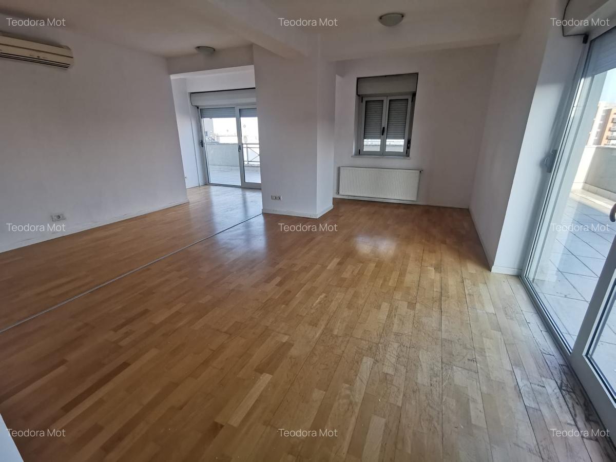 De inchiriat penthouse cu 4 camere – Complexul The Ring - 1