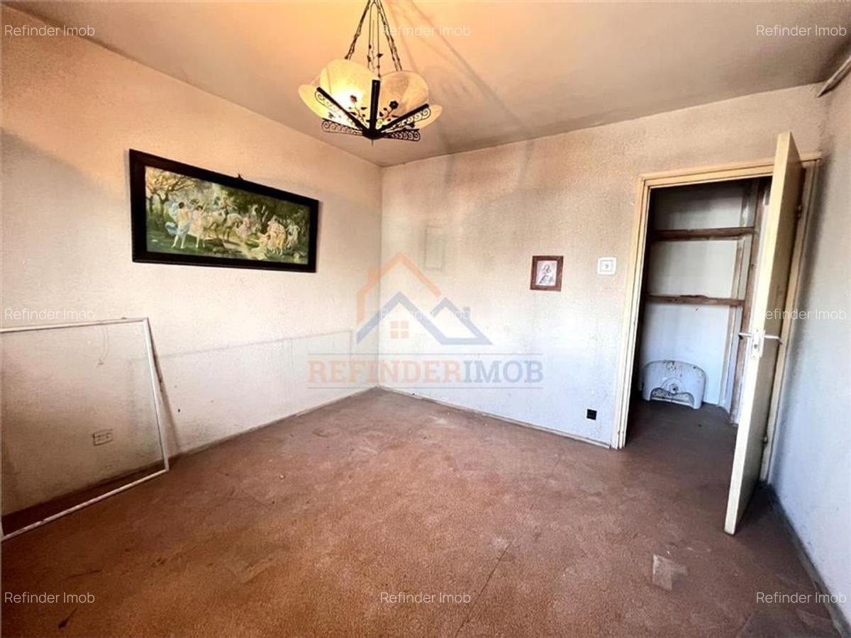 Apartament cu 3 camere decomandat în Drumul Taberei - 12