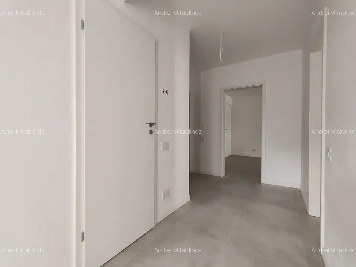 Apartament cu 3 camere decomandat în Titan - 10