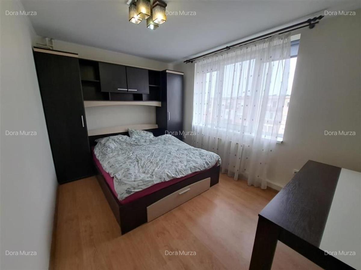 Apartament cu 4 camere decomandat în Central - 1