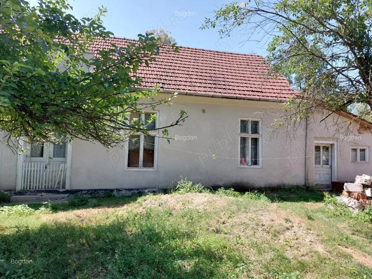Casa, curte ?i gradina in Densu? - 4