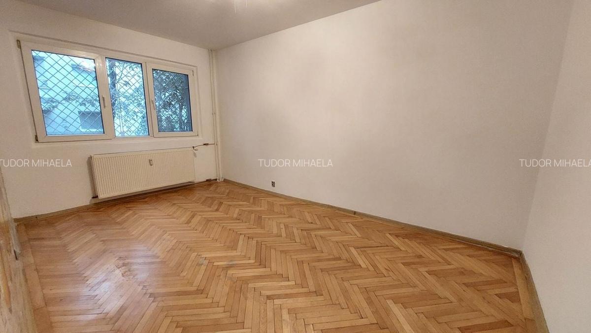Titan Policlinica/Postavarului, bloc "C", metrou N. Grigorescu/Titan - 4