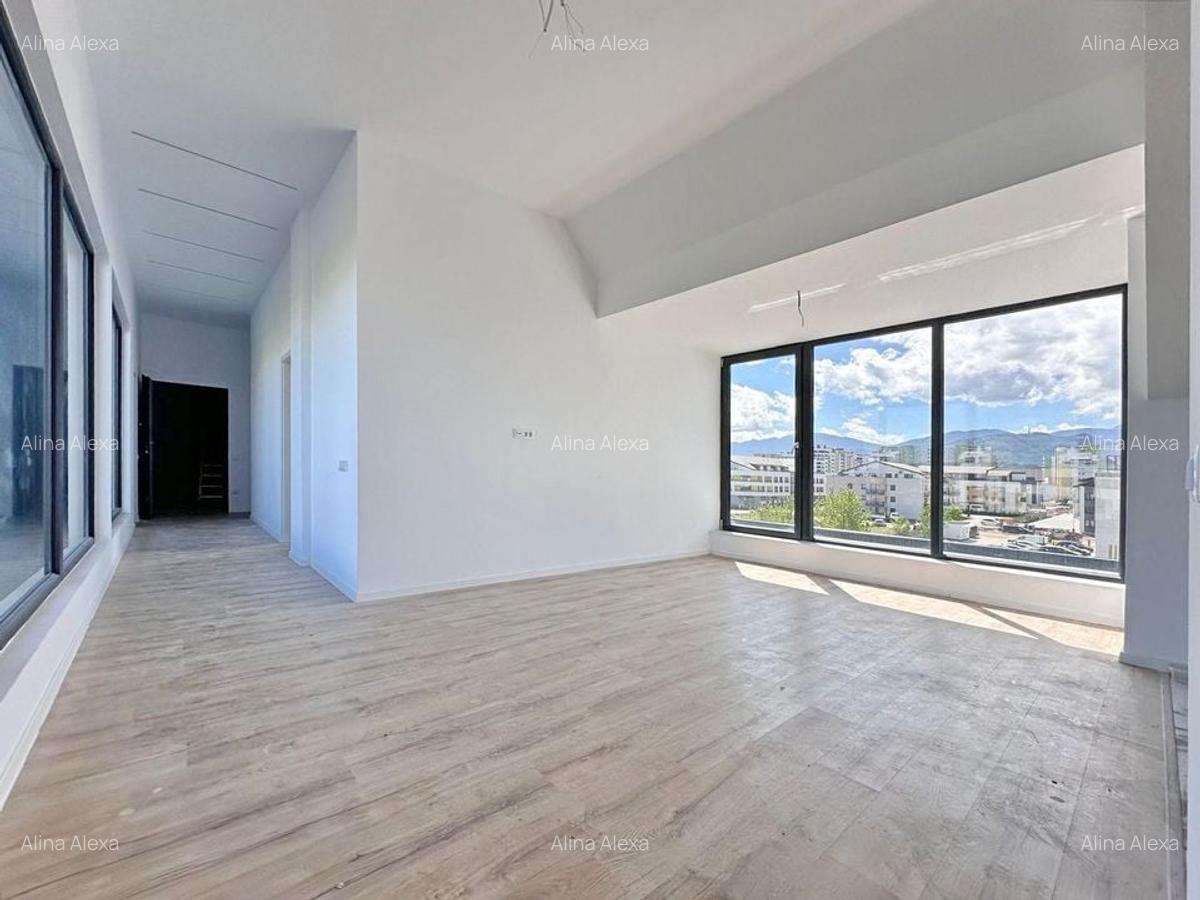 Apartament cu 3 camere decomandat în Tractorul - 1