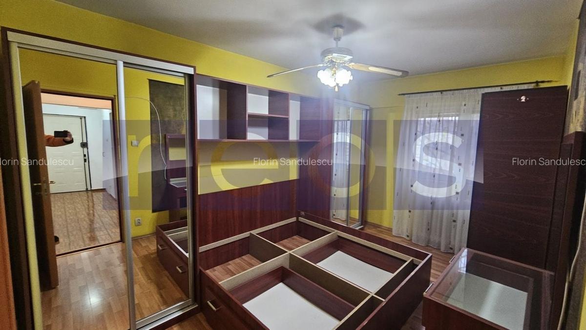 DE VANZARE APARTAMENT 2 CAMERE, ET 5,  1992 –ZONA PANDURI- DECOMANDAT - 3